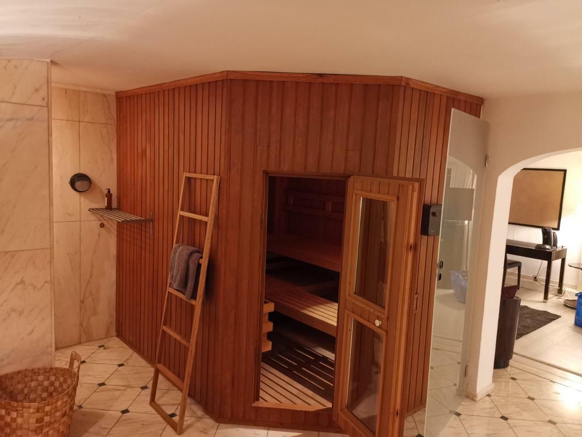Wellness Appartement Düsseldorf Exteriör bild